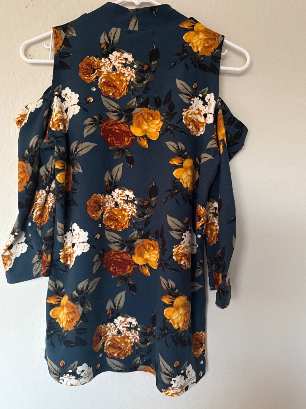 Justify Floral Cold Shoulder – Teal Mustard Floral Top